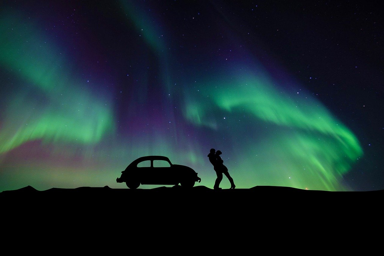 Aurora in Raw: Cameras That Excel at Northern Lights Photography